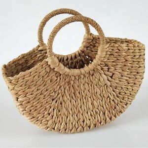 Elegant Natural Straw Tote Bag